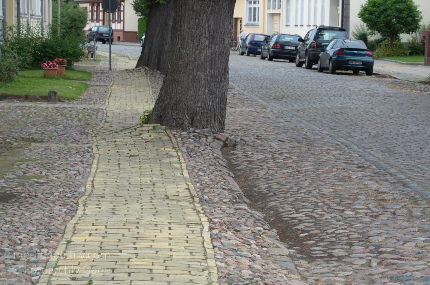Brandenburg. Kremmen
27. 7. 2012. Brandenburg. Kremmen. Straßen und Wege im schlechten Zustand
Schlüsselwörter: Brandenburg;Deutschland;Germany;2012;Kremmen