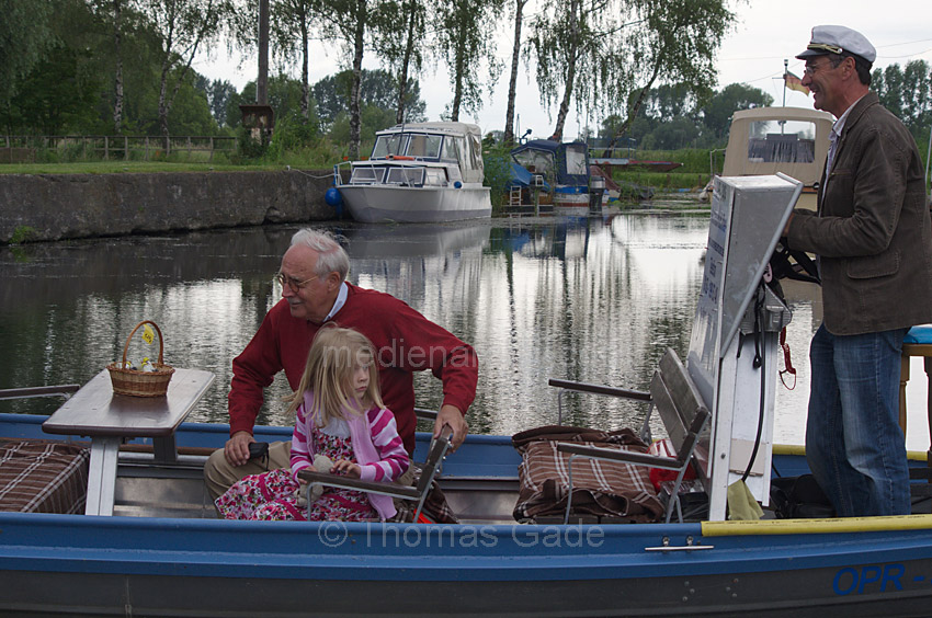 Linum. Boote auf dem Amtmannkanal
23. 6. 2012. Brandenburg. Ruppiner Land. Rhinluch. Linum. Boote auf dem Amtmannkanal
Schlüsselwörter: Amtmannkanal;Amtmannschiffer;Boot;Boote;Brandenburg;Deutschland;Germany;Kahn;Linum;Motorboot;Rhinluch;Ruppiner Land;2012;Warmt, Ingo