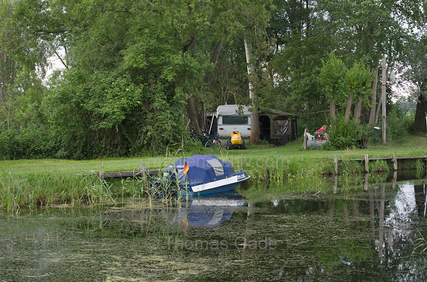 Linum.
23. 6. 2012. Brandenburg. Ruppiner Land. Rhinluch. Linum
Schlüsselwörter: Amtmannkanal;Boot;Brandenburg;Deutschland;Germany;Linum;Rhinluch;2012;Ruppiner Land