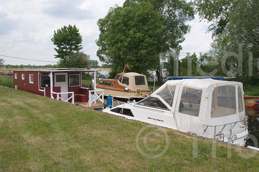 Linum
21. 5. 2016. Brandenburg. Linum. Boot. Hafen
Schlüsselwörter: 2016;Boot;Brandenburg;Hafen;Linum