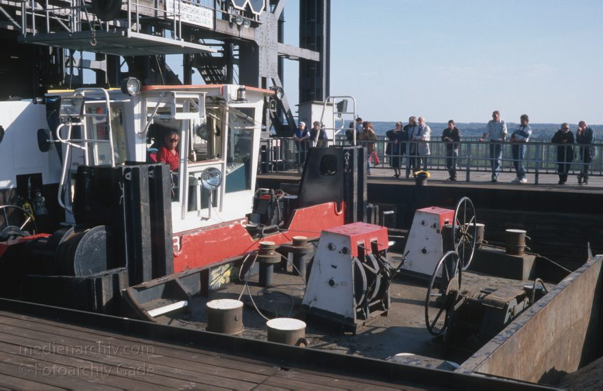 Brandenburg. Schiffshebewerk in Niederfinow bei Eberswalde
April 1995. Brandenburg. Schiffshebewerk in Niederfinow bei Eberswalde.
Schlüsselwörter: Binnenschifffahrt;Boote;Brandenburg;Deutschland;Eberswalde;Germany;Niederfinow;Schiffe;Schifffahrt;1995;Schiffshebewerk