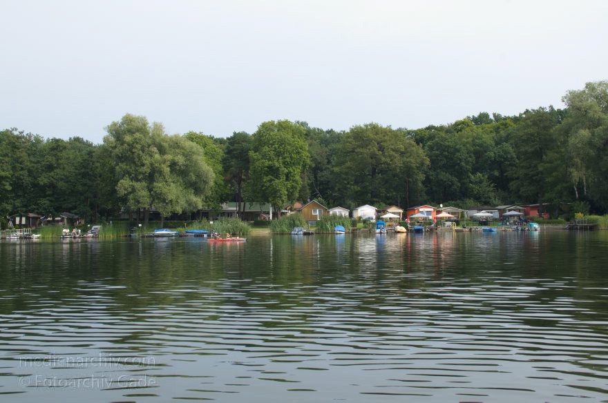 Brandenburg. Potsdam. Weisser See. Teil des Sacrow-Paretzer Kanals
20. 8. 2012. Brandenburg. Potsdam. Weisser See. Teil des Sacrow-Paretzer Kanals
Schlüsselwörter: Brandenburg;Deutschland;Germany;Potsdam;Sacrow-Paretzer Kanal;2012;Weisser See