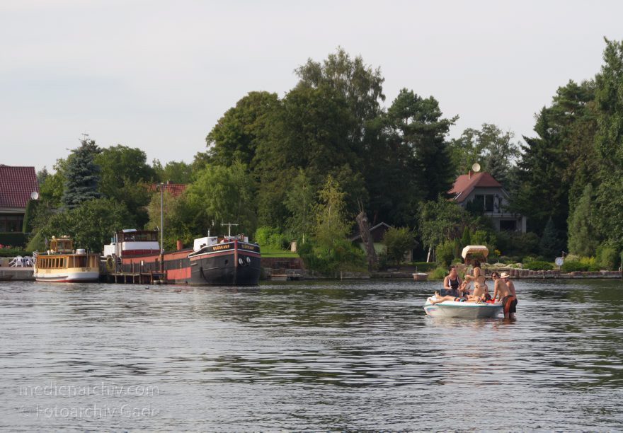 Brandenburg. Paretz. Fluss Havel.
18. 8. 2012. Brandenburg. Paretz. Fluss Havel.
Schlüsselwörter: baden;Brandenburg;Deutschland;Fluss;Germany;Havel;Motorboote;Paretz;Sandbank;2012;Sportboote