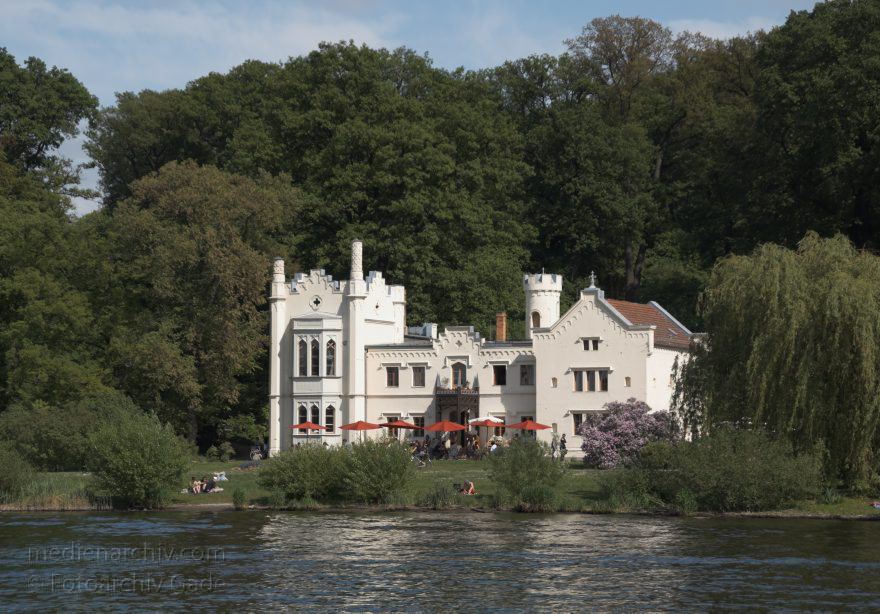 Brandenburg. Potsdam. Babelsberg. Kleines Schloss
8. 5. 2011. Brandenburg. Potsdam. Park Babelsberg. Kleines Schloss
Schlüsselwörter: Babelsberg;Brandenburg;Deutschland;Germany;Havel;Kleines Schloss;Park;Park Babelsberg;2011;Potsdam