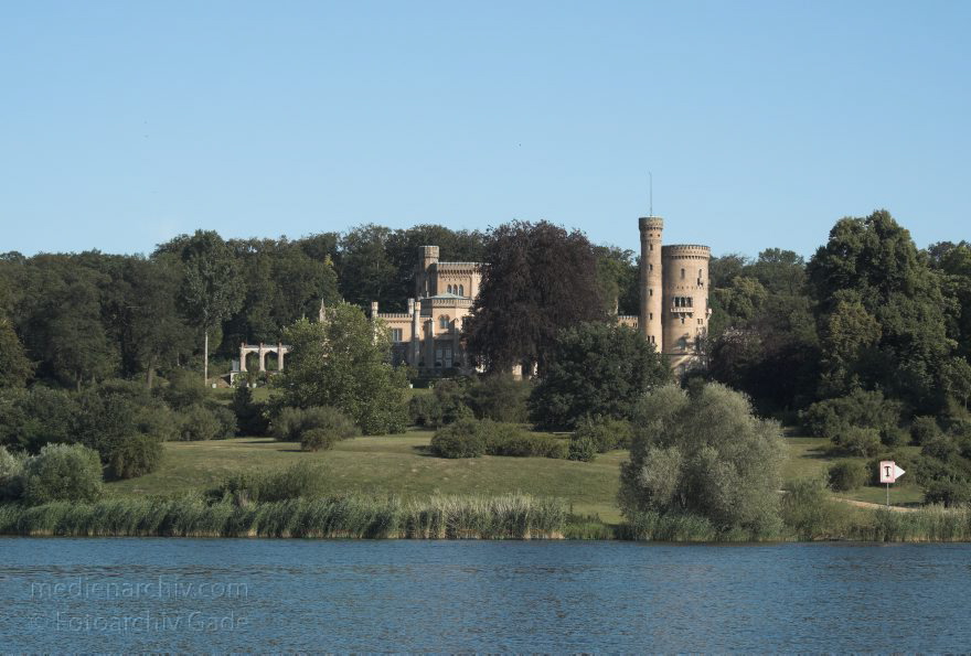 Potsdam. Babelsberg. Tiefer See.
27. 6. 2011. Brandenburg. Potsdam. Babelsberg. Tiefer See.
Schlüsselwörter: Babelsberg;Berlin;Brandenburg;Deutschland;Germany;Havel;Park;Potsdam;Tiefer See;Wannsee;2011;Zehlendorf