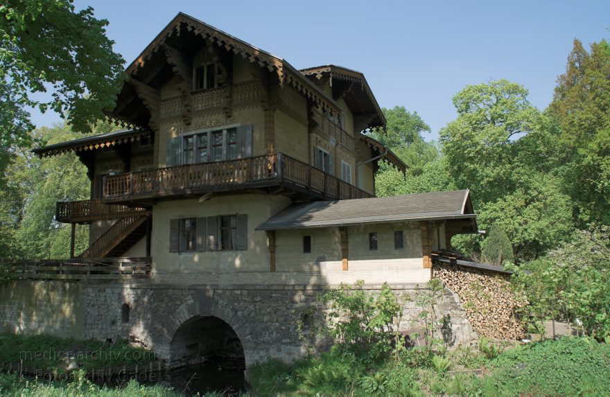 Potsdam. Klein Glienicke
26. 4. 2009. Brandenburg. Potsdam-Babelsberg. Klein Glienicke. Villa an der Waldmüllerstraße. Schweitzerhaus
Schlüsselwörter: Brandenburg;Deutschland;Germany;Klein Glienicke;2009;Potsdam