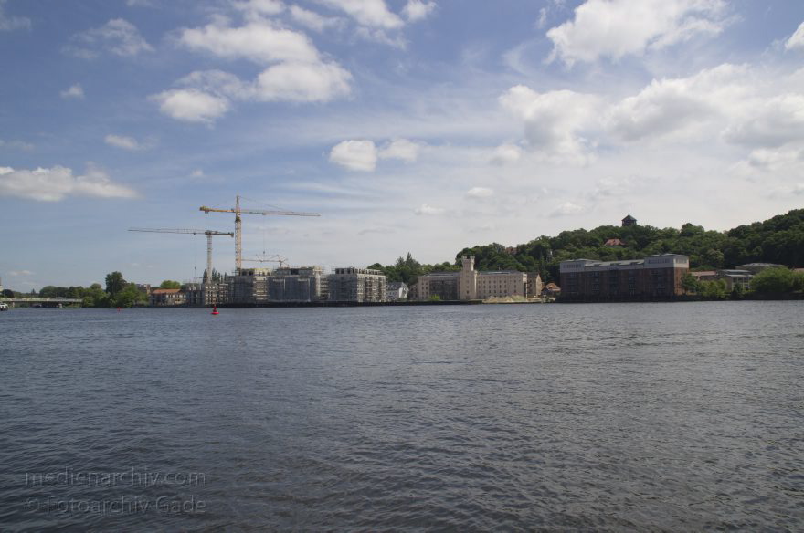 Potsdam. Baustelle Speicherstadt
10. 6. 2013. Brandenburg. Potsdam. Baustelle Speicherstadt. Fluss HAvel
Schlüsselwörter: Baustelle;Brandenburg;Deutschland;Fluss;Germany;Havel;Potsdam;2013;Speicherstadt