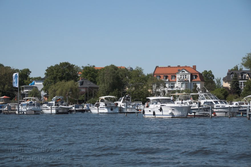 Potsdam vom Wasser betrachtet.
8. 5. 2011. Brandenburg. Potsdam vom Wasser betrachtet. Auf der Havel
Schlüsselwörter: Brandenburg;Deutschland;Germany;Havel;2011;Potsdam