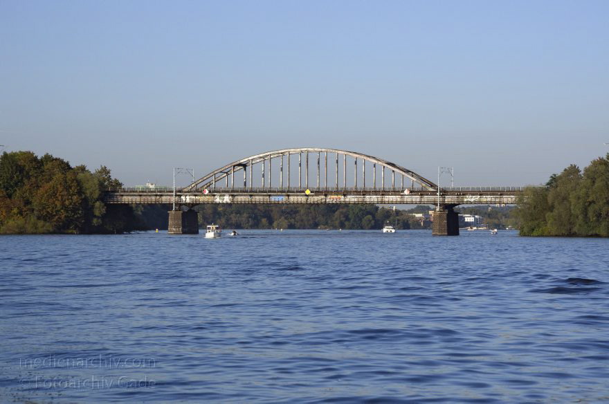 Potsdam. Brücke Templiner See
1. 10. 2011. Brandenburg. Potsdam. Brücke Templiner See
Schlüsselwörter: Brandenburg;Brücke;Deutschland;Germany;Potsdam;2011;Templiner See