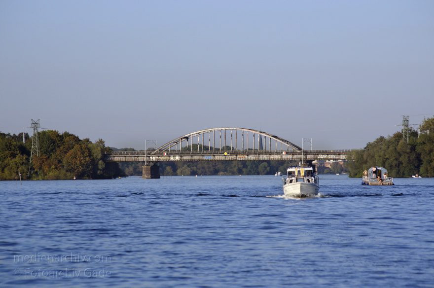 Potsdam. Brücke Templiner See
1. 10. 2011. Brandenburg. Potsdam. Brücke Templiner See
Schlüsselwörter: Brandenburg;Brücke;Deutschland;Germany;Potsdam;2011;Templiner See
