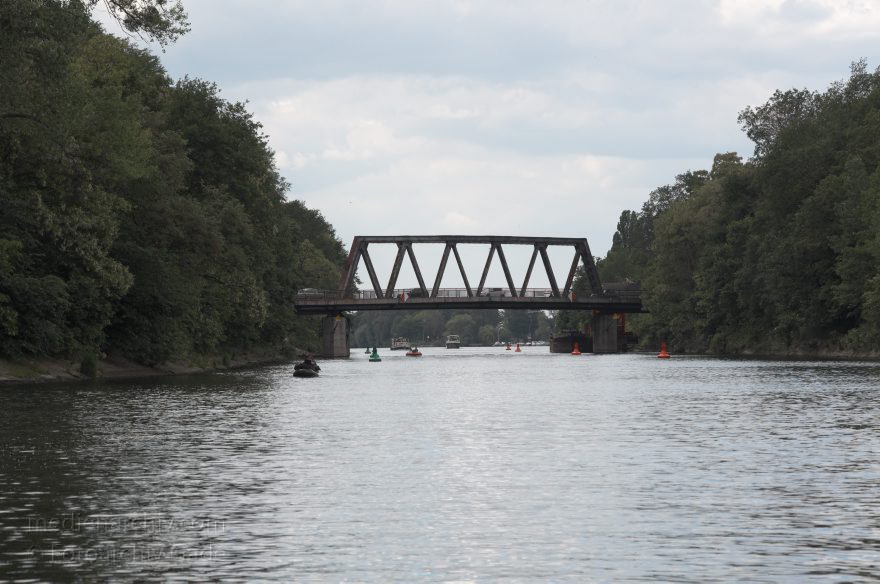 2Sacrow-Paretzer-Kanal. Jungfernsee
28. 5. 2011. Brandenburg. Sacrow-Paretzer-Kanal. Jungfernsee
Schlüsselwörter: Brandenburg;Deutschland;Germany;Jungfernsee;Potsdam;2011;Sacrow-Paretzer-Kanal
