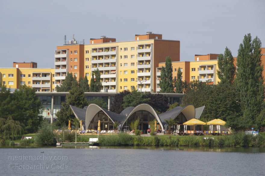 Potsdam. Neustädter Havelbucht. Cafe Seerose
23. 8. 2011. Brandenburg. Potsdam. Neustädter Havelbucht. Cafe Seerose mit Bootsanlegestelle
Schlüsselwörter: Brandenburg;Café Seerose;Deutschland;Germany;Neustädter Havelbucht;2011;Potsdam