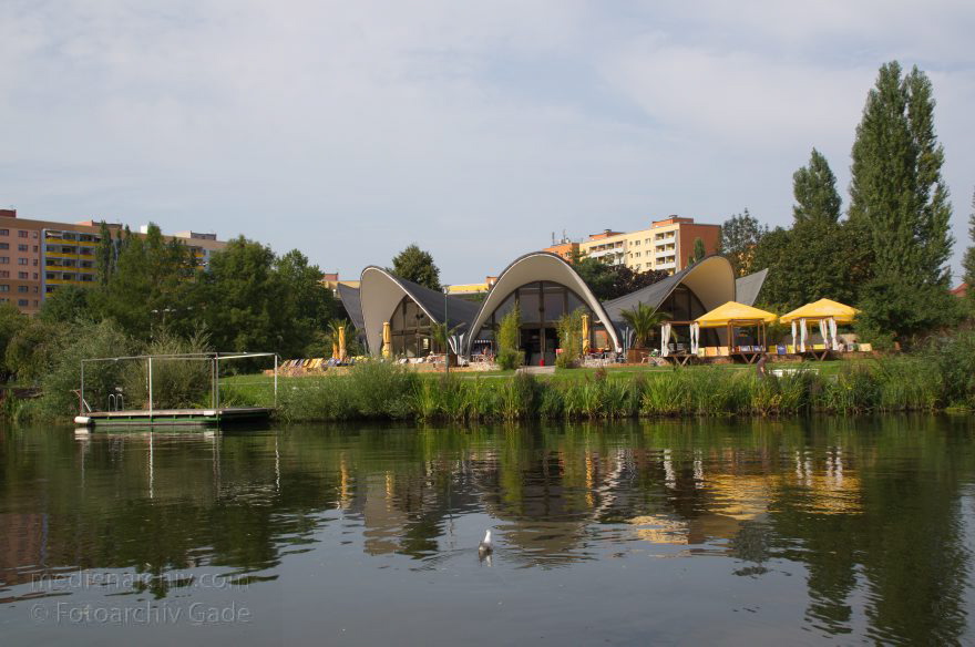 Potsdam. Neustädter Havelbucht. Cafe Seerose
23. 8. 2011. Brandenburg. Potsdam. Neustädter Havelbucht. Cafe Seerose mit Bootsanlegestelle
Schlüsselwörter: Brandenburg;Café Seerose;Deutschland;Germany;Neustädter Havelbucht;2011;Potsdam