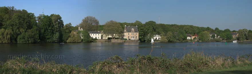 Klein Glienicke.
26. 4. 2009. Brandenburg. Potsdam-Babelsberg. Klein Glienicke. Jagdschloss Glienicke. (Panorama)
Schlüsselwörter: Brandenburg;Deutschland;Germany;Glienicke;Jagdschloss;Jagdschloss Glienicke;Klein Glienicke;2009;Potsdam