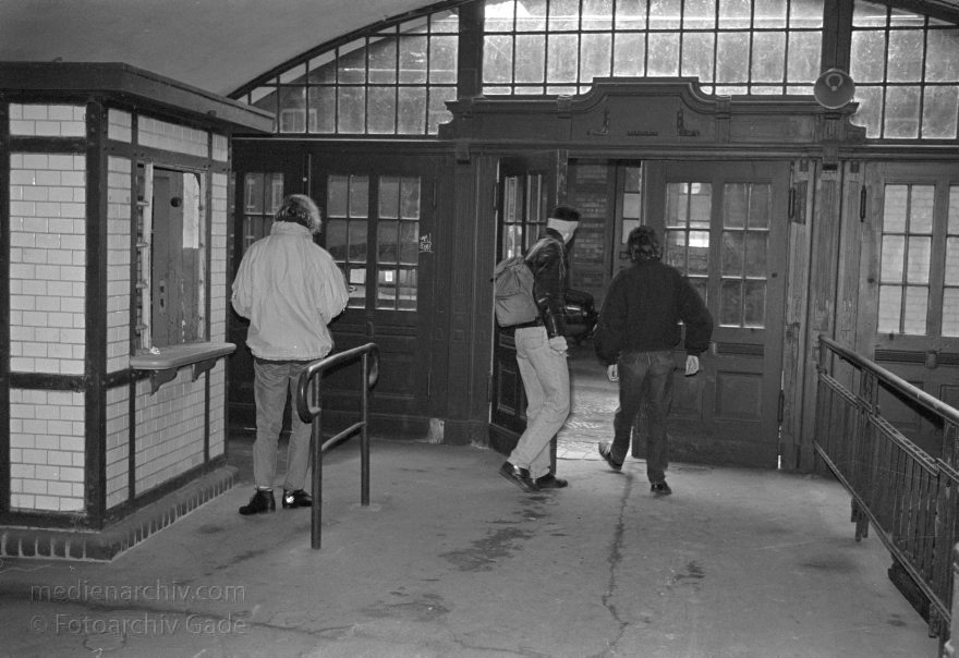 Potsdam
1993. Brandenburg. Potsdam
Schlüsselwörter: Brandenburg;Deutschland;Germany;1993;Potsdam