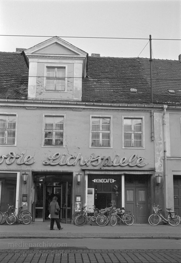 Potsdam
1993. Brandenburg. Potsdam
Schlüsselwörter: Brandenburg;Deutschland;Germany;1993;Potsdam