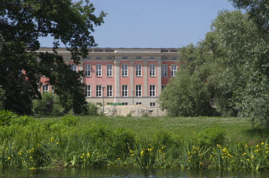 Potsdam. Potsdamer Stadtschloss. Neue Fahrt
10. 6. 2013. Brandenburg. Potsdam. Potsdamer Stadtschloss. Neue Fahrt
Schlüsselwörter: Brandenburg;Deutschland;Germany;Neue Fahrt;Potsdam;2013;Potsdamer Stadtschloss