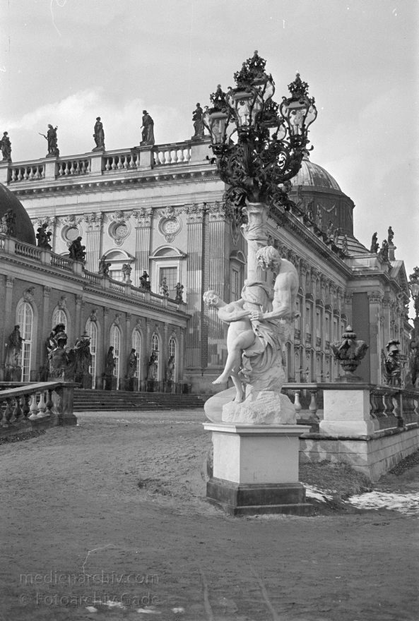 Potsdam. Neues Palais im Park Sanssouci
1993. Brandenburg. Potsdam. Neues Palais im Park Sanssouci. Bau von 1763 bis 1769 unter Friedrich dem Großen für Gäste des Hofes
Schlüsselwörter: Brandenburg;Deutschland;Germany;Neues Palais;Park Sanssouci;Potsdam;1993;Schloss