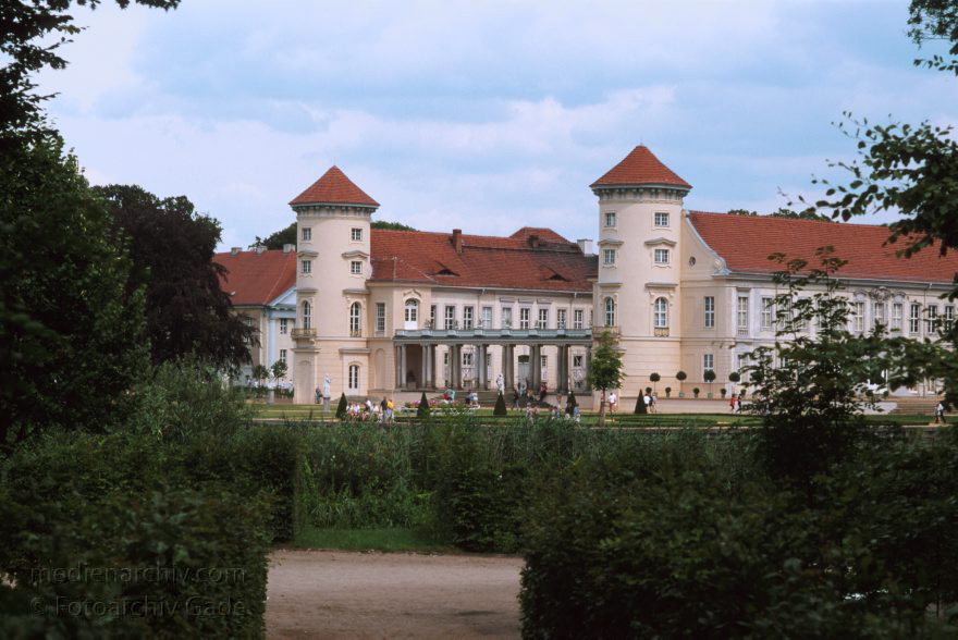 Brandenburg. Rheinsberg. Schloss
Juli 1998. Deutschland. Brandenburg. Rheinsberg. Schloss
Schlüsselwörter: Deutschland;Germany;Rheinsberg;1998;Brandenburg;Schloss