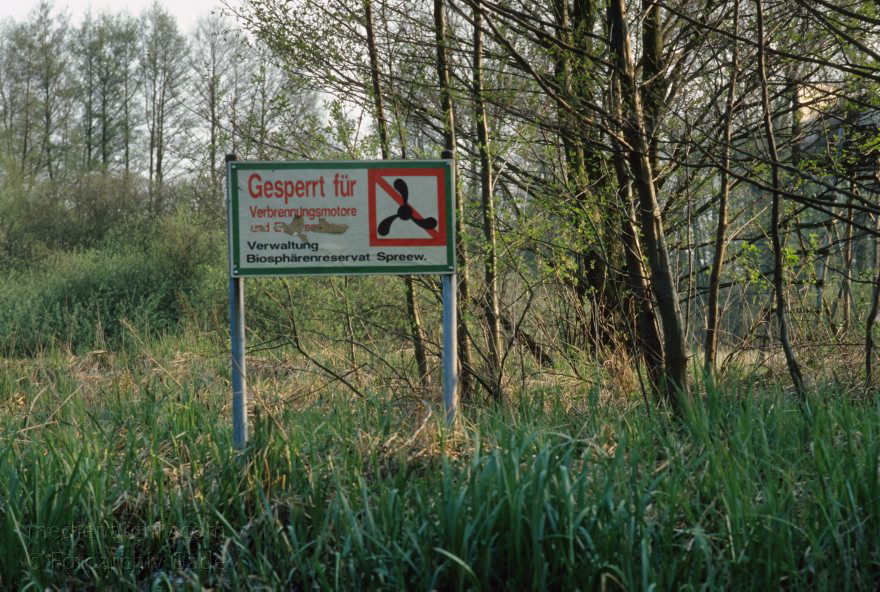 Brandenburg. Spreewald. Fließe bei Lübbenau.
April 1994. Brandenburg. Spreewald. Fließe bei Lübbenau.
Schlüsselwörter: Brandenburg;Deutschland;Germany;Lübbenau;1994;Spreewald
