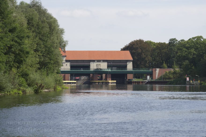 Brandenburg. Teltowkanal. Schleuse Kleinmachnow
11. 9. 2011. Brandenburg. Teltowkanal. Schleuse Kleinmachnow
Schlüsselwörter: Berlin;Binnenschifffahrt;Brandenburg;Deutschland;Germany;Kanal;Kleinmachnow;Schleuse Kleinmachnow;Teltowkanal;Wannsee;2011;Zehlendorf