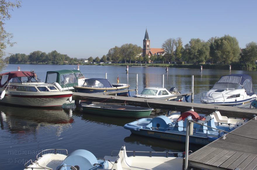 Brandenburg. Werder. Boote in der Havel
2. 10. 2011. Brandenburg. Werder. Fluss Havel. Boote
Schlüsselwörter: Boote;Brandenburg;Deutschland;Fluss;Germany;Havel;2011;Werder