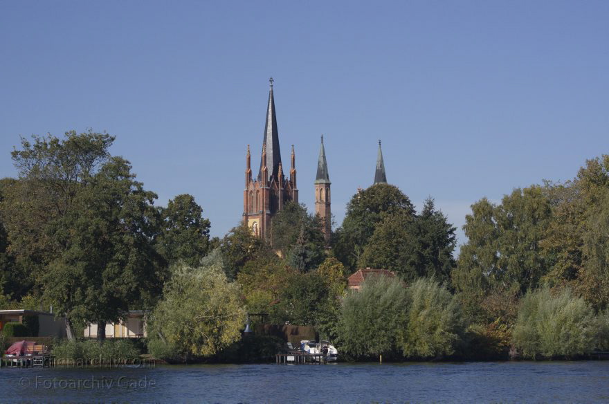 Brandenburg. Werder. Heilig-Geist-Kirche. Fluss Havel
2. 10. 2011. Brandenburg. Werder. Heilig-Geist-Kirche. Fluss Havel. Heilig Geist Kirche.
Schlüsselwörter: Brandenburg;Deutschland;Fluss;Germany;Havel;Heilig Geist Kirche;2011;Werder