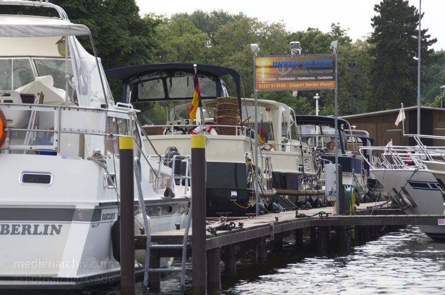 Werder. Fluss Havel. Marina. Yachthafen
9. 6. 2013. Brandenburg. Werder. Fluss Havel. Marina Unruh. Yachthafen
Schlüsselwörter: Boote;Brandenburg;Deutschland;Germany;Marina;Motorboote;Unruh;Werder;2013;Yachthafen