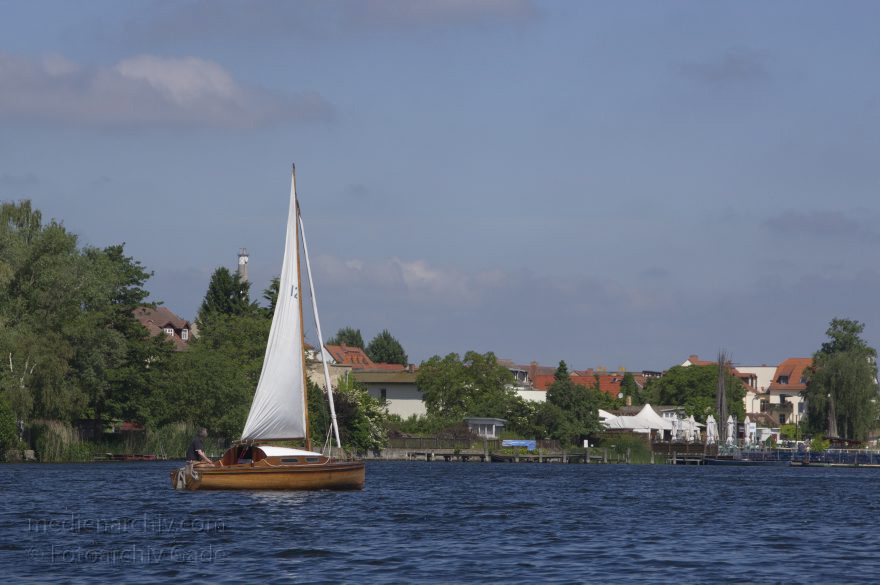 Werder. Fluss Havel. Segelboot aus Holz
10. 6. 2013. Brandenburg. Werder. Fluss Havel. Segelboot aus Holz
Schlüsselwörter: Boote;Brandenburg;Deutschland;Fluss;Germany;Havel;Segelboot;segeln;2013;Werder