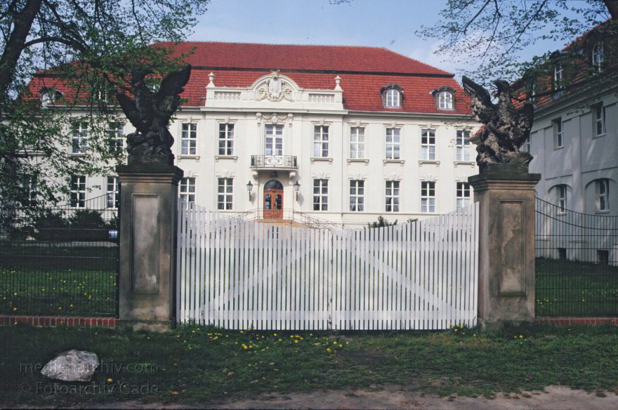 Brandenburg. Wustrau. Schloss
1994. Deutschland. Brandenburg. Wustrau. Schlossansicht.
Schlüsselwörter: Deutschland;Germany;Schloss;1994;Brandenburg;Wustrau