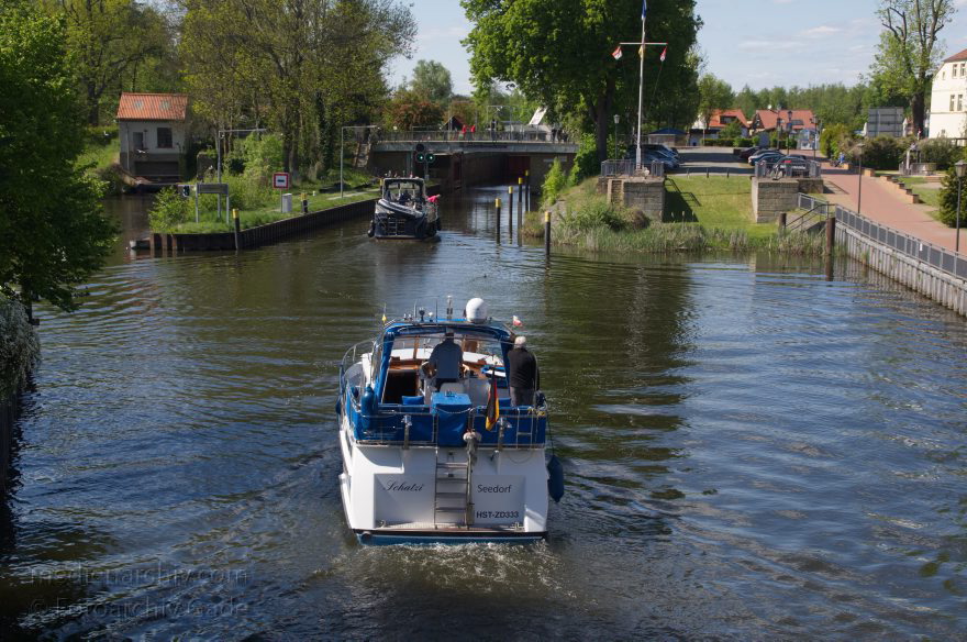 Zehdenick. Fluss Havel. Schleuse
3. 5. 2014. Brandenburg. Ruppiner Land. Zehdenick. Fluss Havel. Schleuse
Schlüsselwörter: Boote;Brandenburg;Havel;Ruppiner Land;Schleuse;2014;Zehdenick