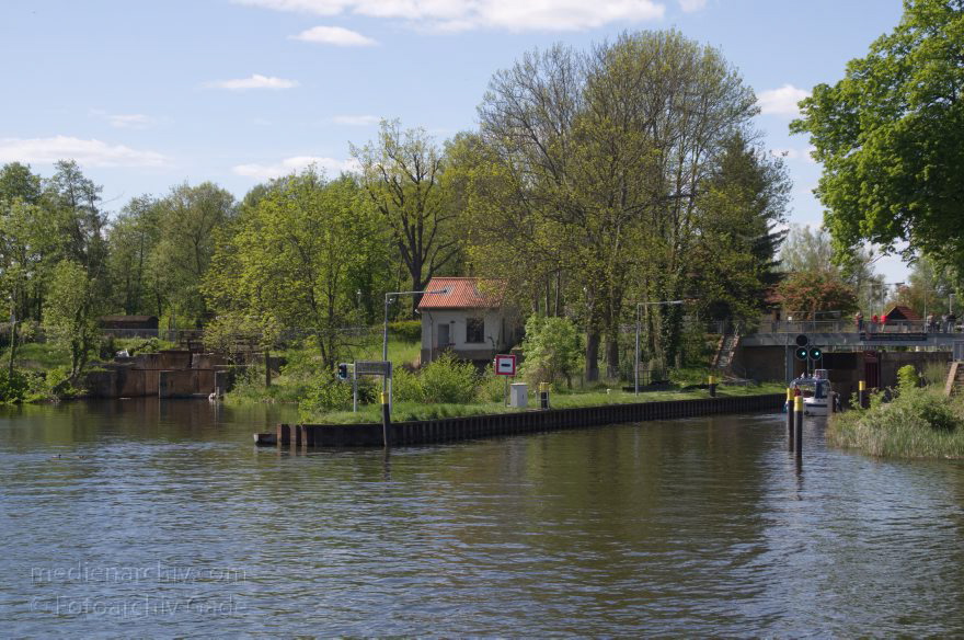 Zehdenick. Fluss Havel. Schleuse
3. 5. 2014. Brandenburg. Ruppiner Land. Zehdenick. Fluss Havel. Schleuse
Schlüsselwörter: Boote;Brandenburg;Havel;Ruppiner Land;Schleuse;2014;Zehdenick