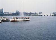 Dateiname=Hamburg-Alster-199204-29.jpg
Dateigröße=162KB
Abmessungen: 880x631
hinzugefügt am: 02. Januar 2016 Hamburg-Alster-199204-29.jpg