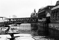 Dateiname=Hamburg-Landungsbruecken-198801-07.jpg
Dateigröße=205KB
Abmessungen: 880x594
hinzugefügt am: 02. Januar 2016 Hamburg-Landungsbruecken-198801-07.jpg