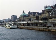 Hamburg-Landungsbruecken-19920409-54.jpg