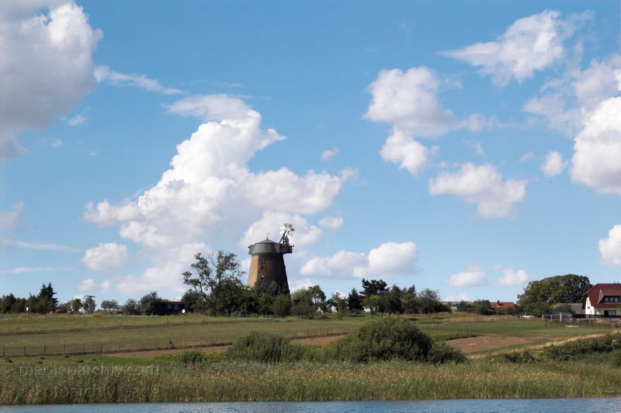 Feldberger Seenlandschaft. Carwitz.
19.8 2006. Mecklenburg-Vorpommern. Feldberger Seenlandschaft. Carwitz.
Schlüsselwörter: Carwitz;Deutschland;Feldberger Seenlandschaft;Germany;Mecklenburg-Vorpommern;2006;Mühle
