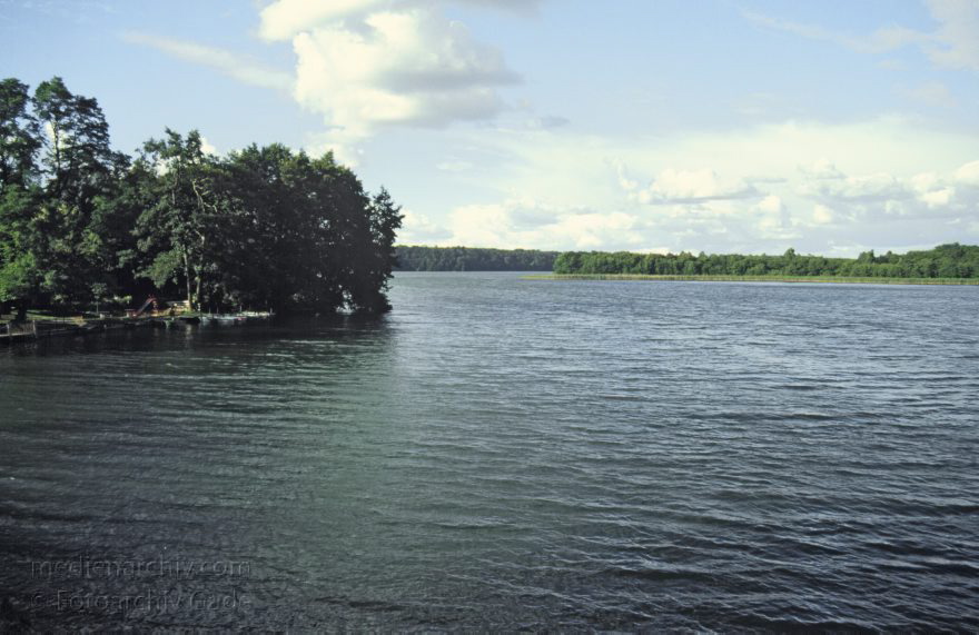 Feldberger Seelandschaft. Carwitzer See
September 1996. Deutschland. Mecklenburg- Vorpommern. Feldberger Seenlandschaft.
Schlüsselwörter: Deutschland;Feldberger Seenlandschaft;Germany;Carwitzer See;Mecklenburg-Vorpommern