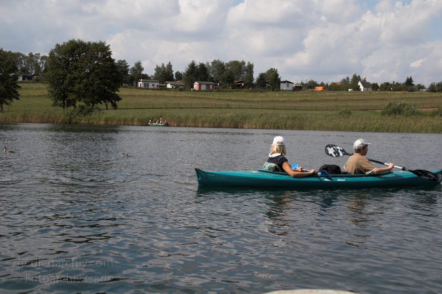 Feldberger Seenlandschaft. Dreetzsee
17.8 2006. Mecklenburg-Vorpommern. Feldberger Seenlandschaft. Carwitz.
Schlüsselwörter: Boote;Carwitz;Deutschland;Dreetzsee;Feldberger Seenlandschaft;Germany;Kanu;Mecklenburg-Vorpommern;Paddelboote;Paddeln;Paddler;Rudern;2006;Wassersport