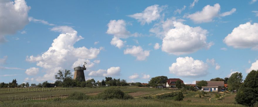 Feldberger Seenlandschaft. Carwitz.
19.8 2006. Mecklenburg-Vorpommern. Feldberger Seenlandschaft. Carwitz.
Schlüsselwörter: Carwitz;Deutschland;Feldberger Seenlandschaft;Germany;2006;Mecklenburg-Vorpommern
