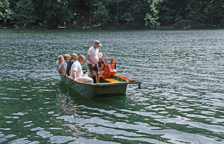 Feldberger Seen bei Carwitz
Mecklenburg-Vorpommern. Feldberger Seen. Gebiet. Bei Carwitz
Schlüsselwörter: Boote;Carwitz;Deutschland;Feldberger Seen;Feldberger Seenlandschaft;Germany;Mecklenburg-Vorpommern;2003;Wassersport