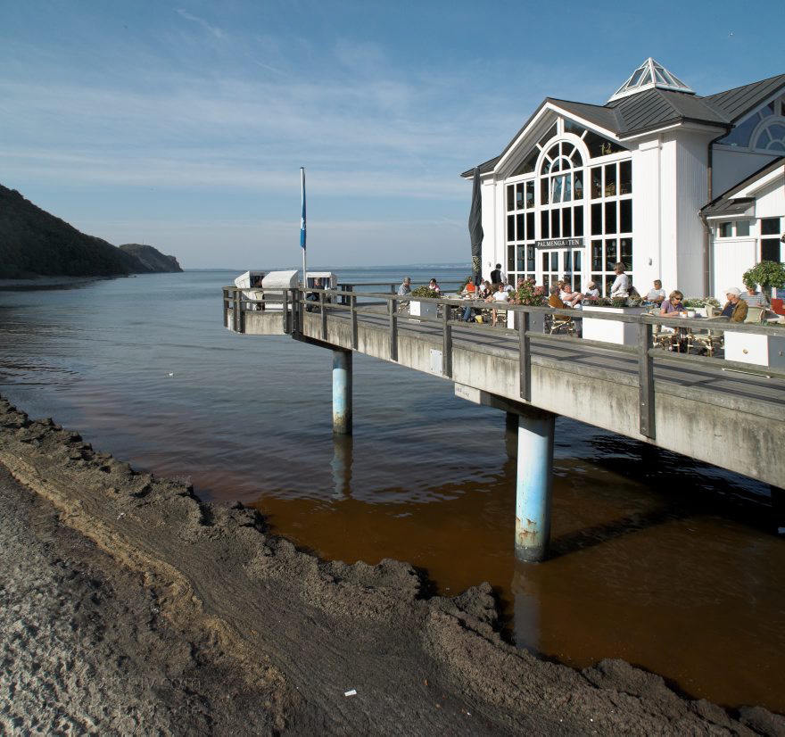 Insel Rügen. Sellin. Seebrücke.
27. 9. 2009. Mecklenburg-Vorpommern. Insel Rügen. Sellin. Seebrücke. Strand. Ostsee. Meer. (Panorama aus mehreren Einzelaufnahmen)
Schlüsselwörter: Baltic Sea;Deutschland;Germany;Insel;Mecklenburg-Vorpommern;Mecklenburg-Western Pomerania;Meckpom;Meckpomm;Meer;Mekelnborg-Vörpommern;Ostsee;Rügen;Seebrücke;Sellin;2009;Strand