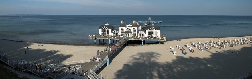 Insel Rügen. Sellin. Seebrücke.
27. 9. 2009. Mecklenburg-Vorpommern. Insel Rügen. Sellin. Seebrücke. Strand. Ostsee. Meer. (Panorama aus mehreren Einzelaufnahmen)
Schlüsselwörter: Baltic Sea;Deutschland;Germany;Insel;Mecklenburg-Vorpommern;Mecklenburg-Western Pomerania;Meckpom;Meckpomm;Meer;Mekelnborg-Vörpommern;Ostsee;Rügen;Seebrücke;Sellin;2009;Strand
