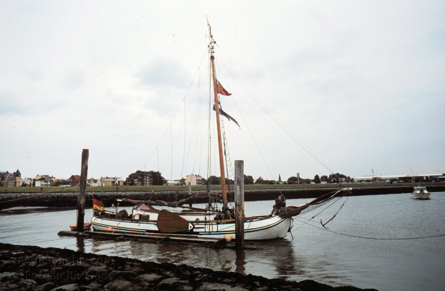 Niedersachsen. Elbe. Schiff
Niedersachsen. 1994. Cuxhaven. Elbe
Schlüsselwörter: Deutschland;Elbe;Germany;Niedersachsen;1994;Cuxhaven;Schiff