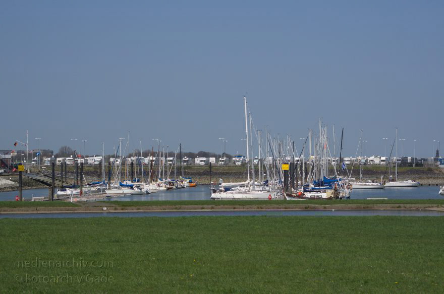 Cuxhaven. Yachthafen
3. 5. 2013. Niedersachsen. Cuxhaven. Yachthafen. Liegeplätze für Boote. Sportboote. Marina. Stege
Schlüsselwörter: Boote;Cuxhaven;Liegeplatz;Marina;Niedersachsen;2013;Yachthafen