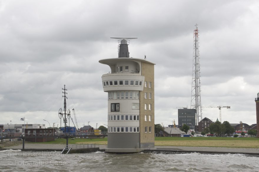 Niedersachsen. Cuxhaven. Radarturm
26. 6. 2013. Niedersachsen. Cuxhaven. Radarturm. Fluss Elbe
Schlüsselwörter: Cuxhaven;Elbe;Fluss;Niedersachsen;2013;Radarturm