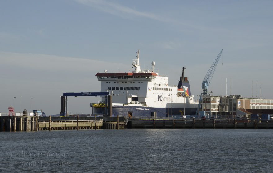 Niedersachsen. Cuxhaven
9. 11. 2014. Niedersachsen. Cuxhaven
Schlüsselwörter: Cuxhaven;Elbe;Fluss;Hafen;2014;Niedersachsen