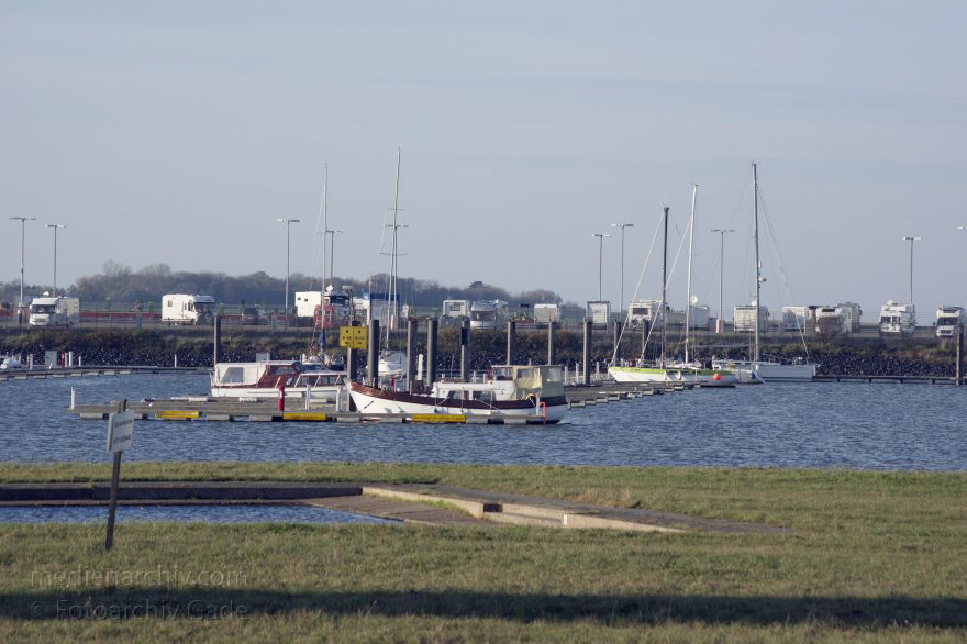 Niedersachsen. Cuxhaven
9. 11. 2014. Niedersachsen. Cuxhaven. Boote im Yachthafen
Schlüsselwörter: Boote;Cuxhaven;Elbe;Fluss;Hafen;Marina;Niedersachsen;2014;Yachthafen