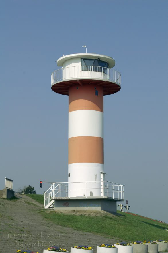 Niedersachsen. Lühe. Leuchtturm auf dem Deich
16.4.2005. Niedersachsen. Lühe. Leuchtturm auf dem Deich
Schlüsselwörter: Lühe;2005;Deutschland;Germany;Niedersachsen;Leuchtturm;Deich