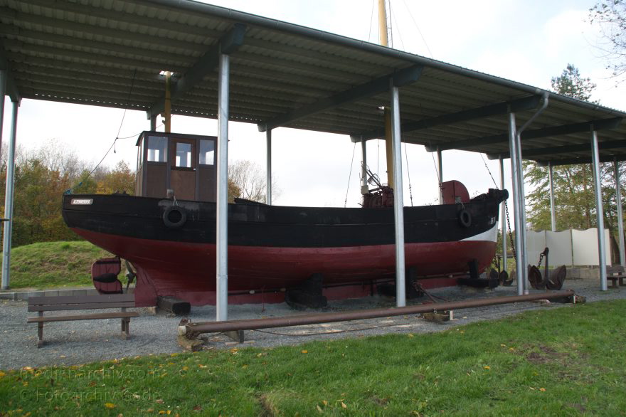 Niedersachsen. Natureum Niederelbe
8. 11. 2014. Niedersachsen. Natureum Niederelbe. Fischkutter. Boot. Schiff
Schlüsselwörter: 2014;Boot;Fischkutter;Natureum;Niedersachsen;Schiff