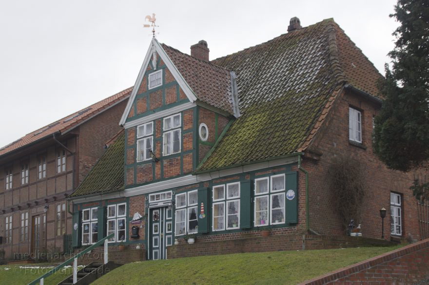 Osten
6. 2. 2013. Niedersachsen. Osten (gehört zur Samtgemeinde Hemmoor) Haus am Deich
Schlüsselwörter: Deich;Deutschland;Germany;Hemmoor;Niedersachsen;2013;Osten